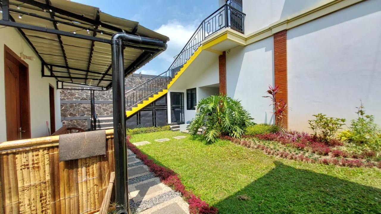 Pool Villa Saung Suluh Purwokerto Eksteriør bilde